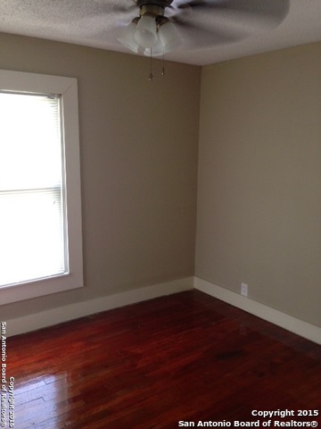 Image 5 of 9 For 127 Riverdale Dr