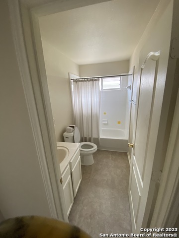 Image 7 of 12 For 826 Brandon Willow