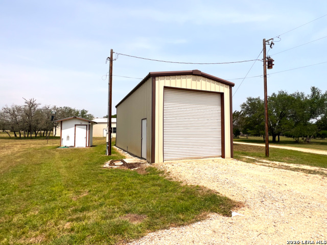 Listing photo id 14 for 1220 Flying T Ranch