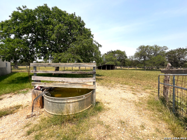 Listing photo id 19 for 1220 Flying T Ranch
