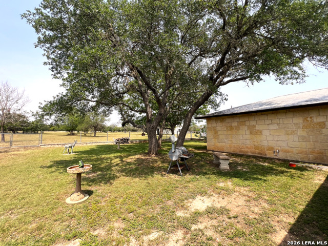 Listing photo id 25 for 1220 Flying T Ranch