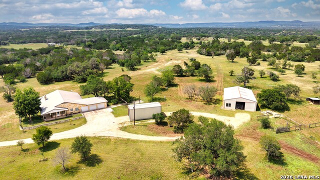 Listing photo id 1 for 1220 Flying T Ranch