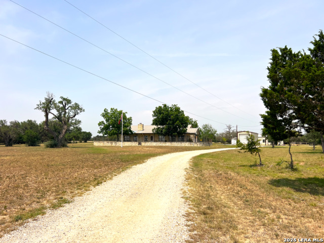 Listing photo id 3 for 1220 Flying T Ranch