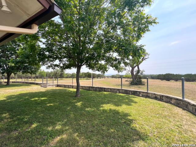 Listing photo id 7 for 1220 Flying T Ranch