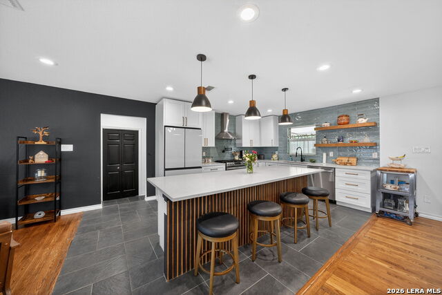 Image 10 of 35 For 225 Harriett Dr