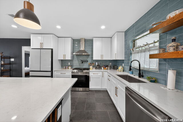 Image 14 of 35 For 225 Harriett Dr