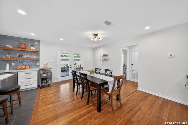 Image 17 of 35 For 225 Harriett Dr