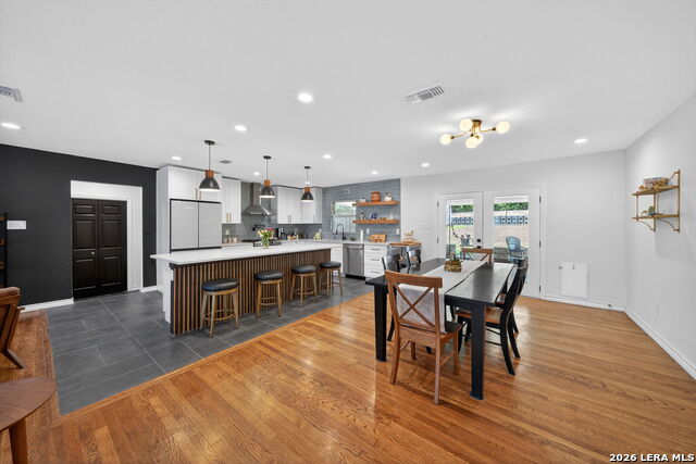 Image 18 of 35 For 225 Harriett Dr