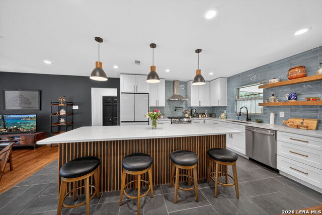 Image 19 of 35 For 225 Harriett Dr