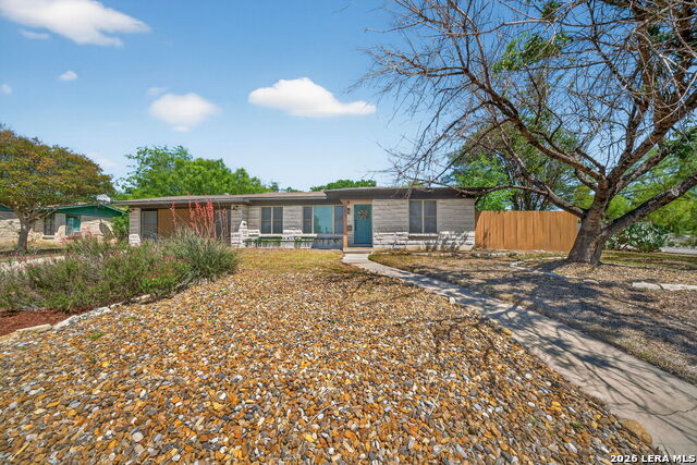 Image 2 of 35 For 225 Harriett Dr