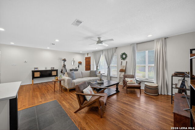 Image 6 of 35 For 225 Harriett Dr