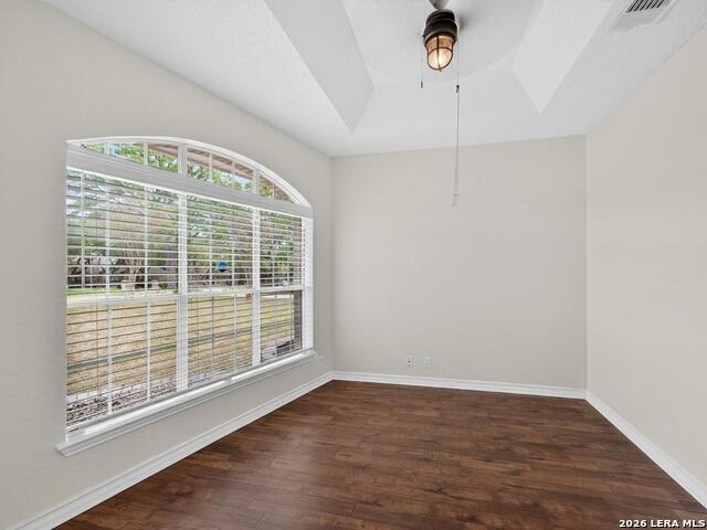 Image 28 of 44 For 21023 Cedar Branch