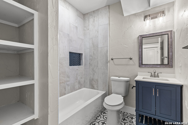 Image 10 of 29 For 424 Club  