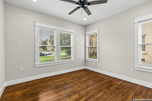 Image 11 of 29 For 424 Club  