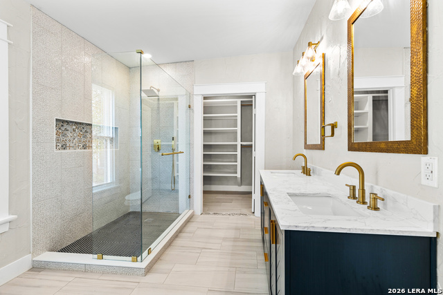 Image 14 of 29 For 424 Club  