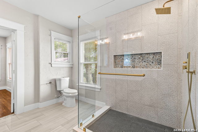 Image 15 of 29 For 424 Club  