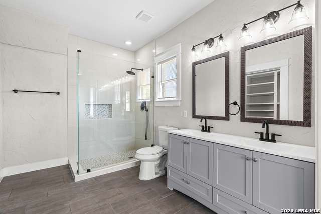 Image 19 of 29 For 424 Club  