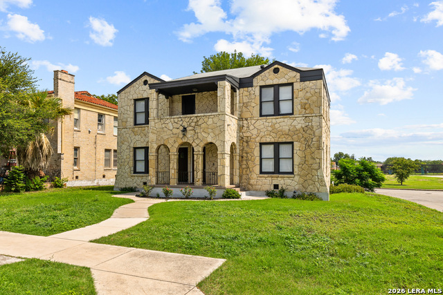 Image 2 of 29 For 424 Club  