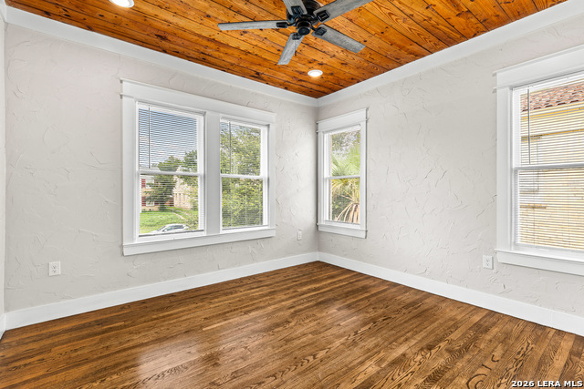 Image 25 of 29 For 424 Club  