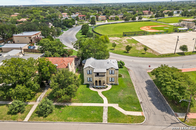 Image 27 of 29 For 424 Club  