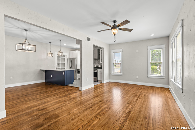 Image 3 of 29 For 424 Club  