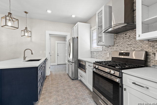 Image 5 of 29 For 424 Club  