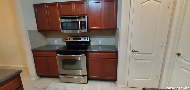 Image 11 of 29 For 8507 Pecan Cross