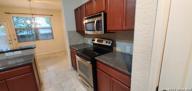 Image 14 of 29 For 8507 Pecan Cross