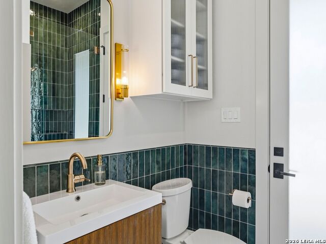 Image 37 of 80 For 102 Santa Fe Trl