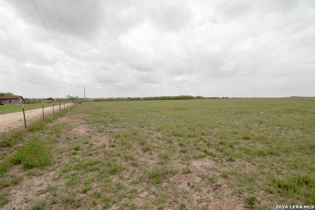 Image 5 of 11 For 70 +-- Acres Ih 10