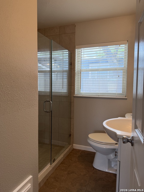 Image 12 of 15 For 423 Karen Ln