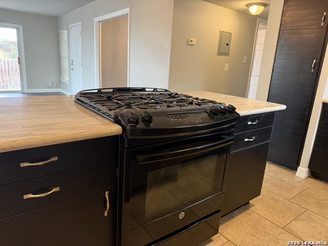 Image 7 of 15 For 423 Karen Ln