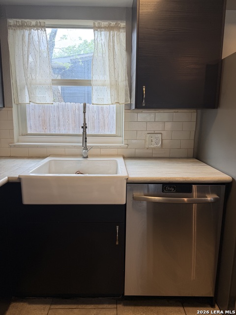 Image 8 of 15 For 423 Karen Ln