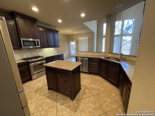 Image 12 of 37 For 2352 Oak Run Pkwy