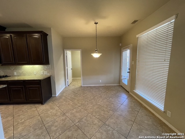 Image 13 of 37 For 2352 Oak Run Pkwy