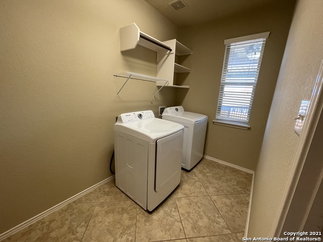 Image 14 of 37 For 2352 Oak Run Pkwy