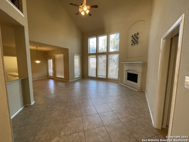 Image 15 of 37 For 2352 Oak Run Pkwy