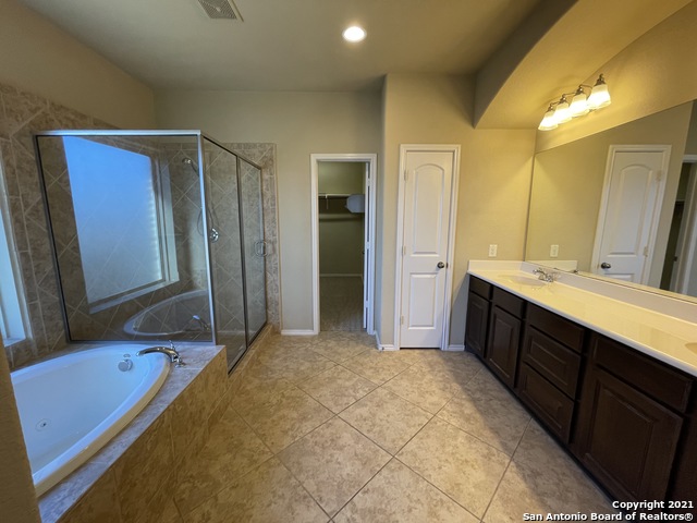 Image 18 of 37 For 2352 Oak Run Pkwy