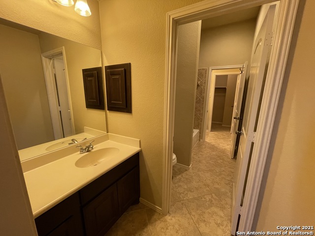 Image 24 of 37 For 2352 Oak Run Pkwy