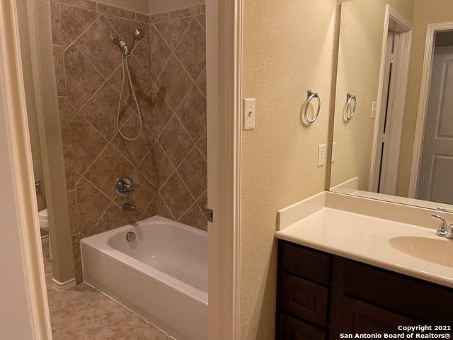 Image 32 of 37 For 2352 Oak Run Pkwy