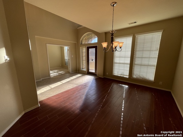 Image 9 of 37 For 2352 Oak Run Pkwy