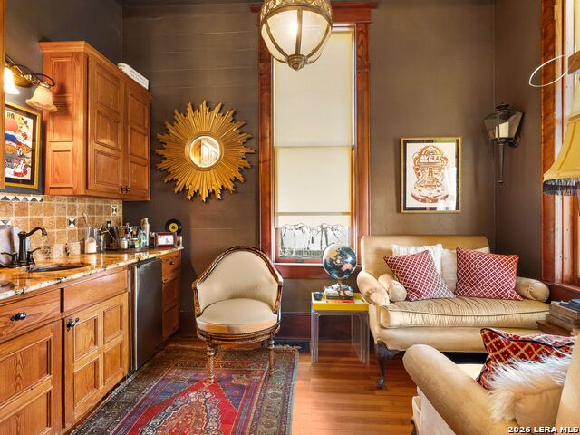 Image 13 of 60 For 372 Magazine Ave