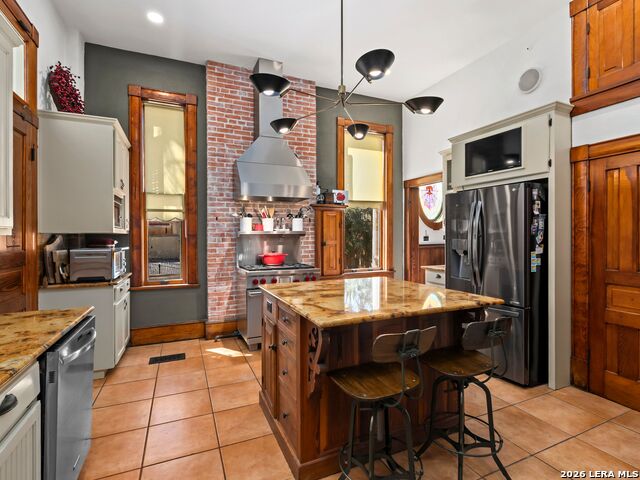 Image 19 of 60 For 372 Magazine Ave