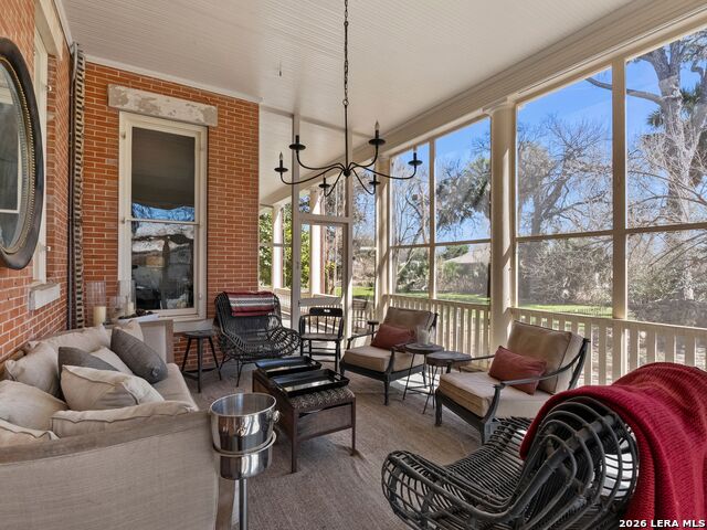 Image 33 of 60 For 372 Magazine Ave