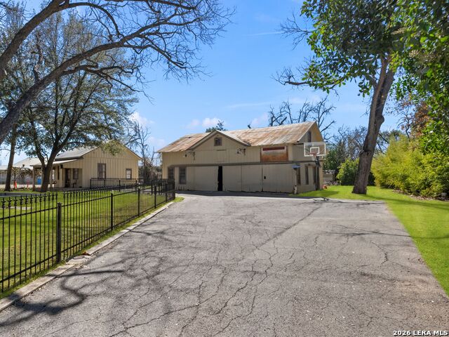 Image 53 of 60 For 372 Magazine Ave