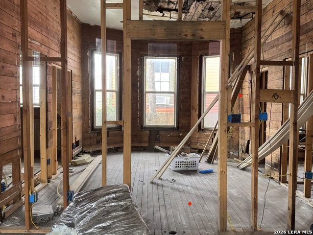 Image 15 of 35 For 511 Olive  