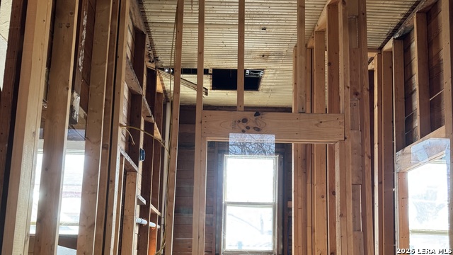 Image 28 of 35 For 511 Olive  