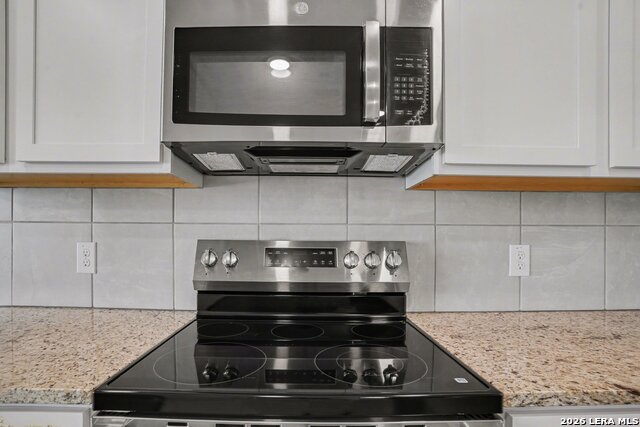 Image 21 of 34 For 310 W Evergreen St #121