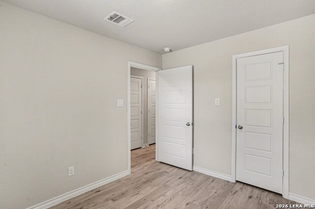 Image 27 of 34 For 310 W Evergreen St #121