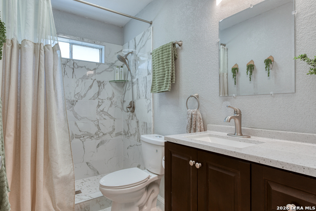 Image 10 of 28 For 5705 Pineway St